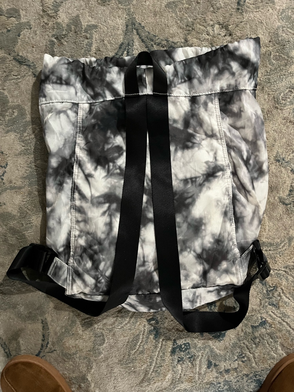 VS PINK Drawstring Backpack - Picture 8 of 9